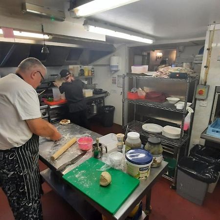 Kings Arms Hotel Hawkshead Bagian luar foto