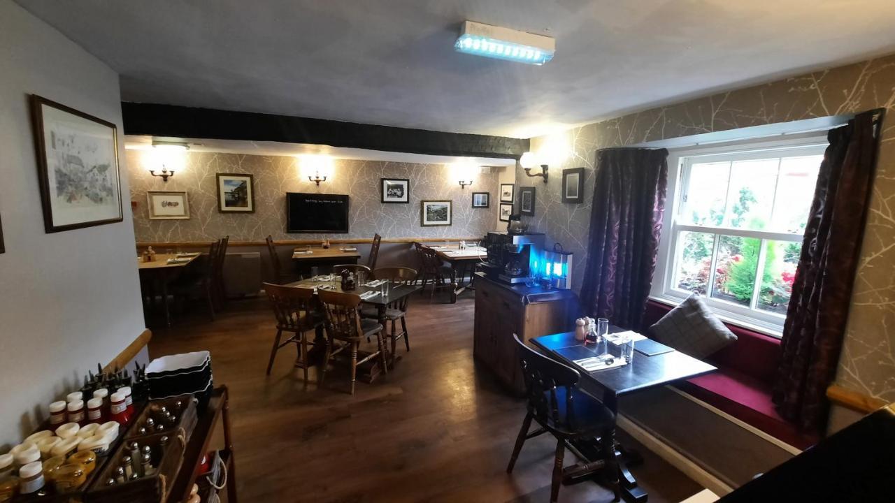 Kings Arms Hotel Hawkshead Bagian luar foto